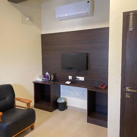 Tranquil Park Hotel Pondicherry Exterior foto