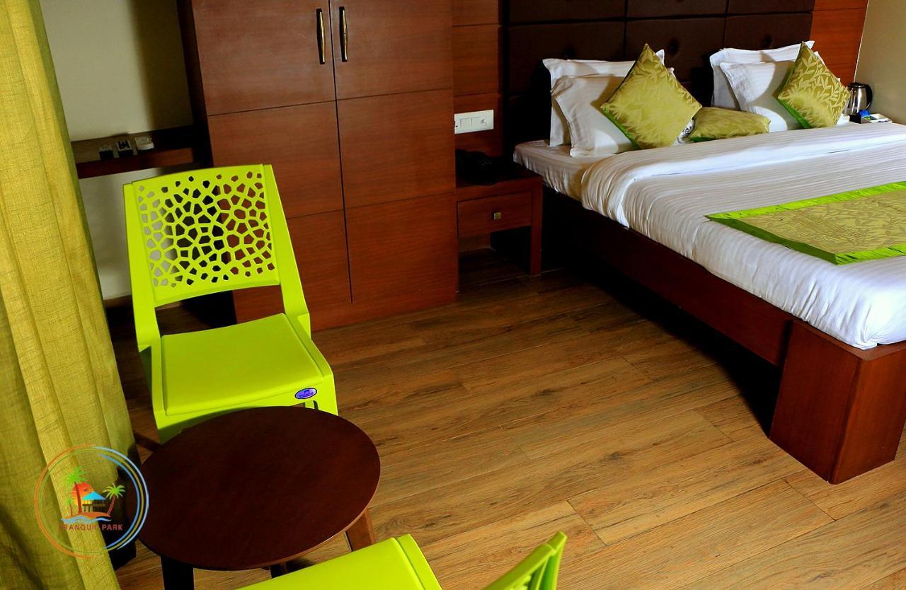 Tranquil Park Hotel Pondicherry Exterior foto
