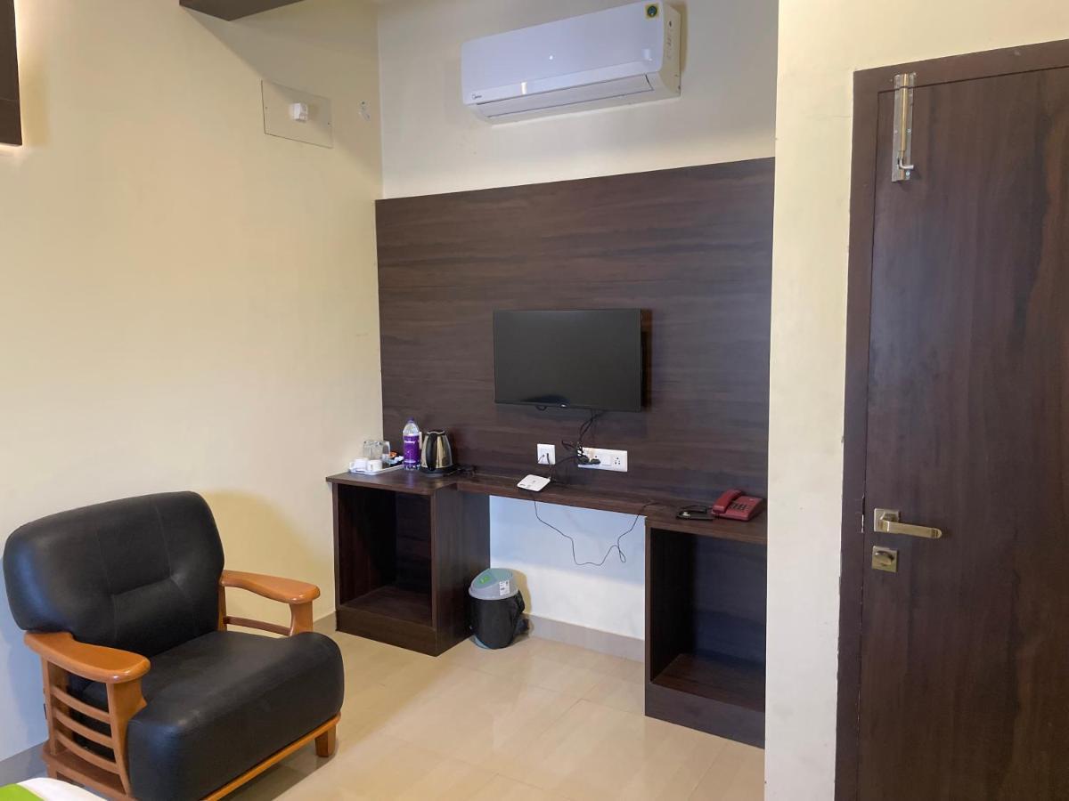 Tranquil Park Hotel Pondicherry Exterior foto