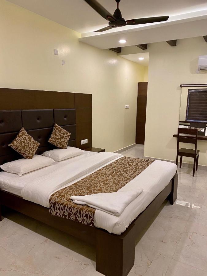 Tranquil Park Hotel Pondicherry Exterior foto
