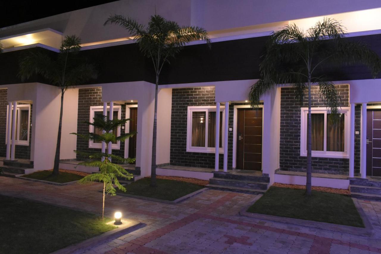 Tranquil Park Hotel Pondicherry Exterior foto