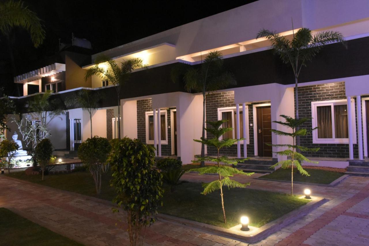 Tranquil Park Hotel Pondicherry Exterior foto